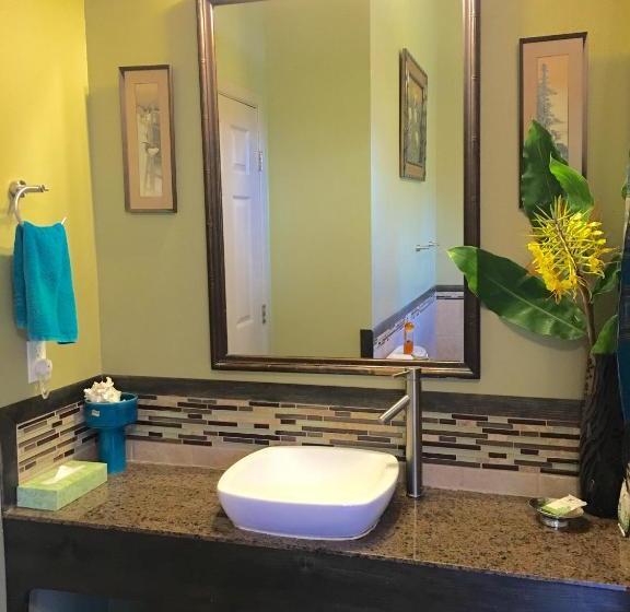 Volcano Singing Forest Cottage