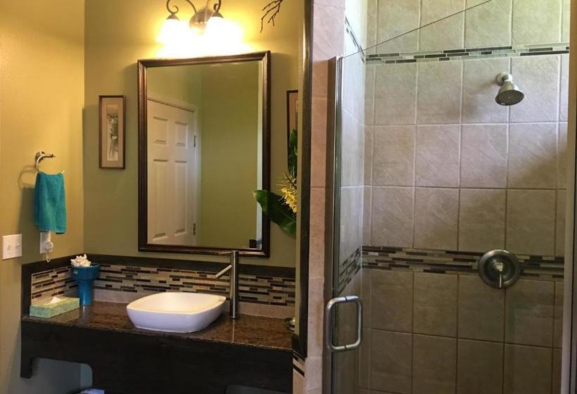 Volcano Singing Forest Cottage