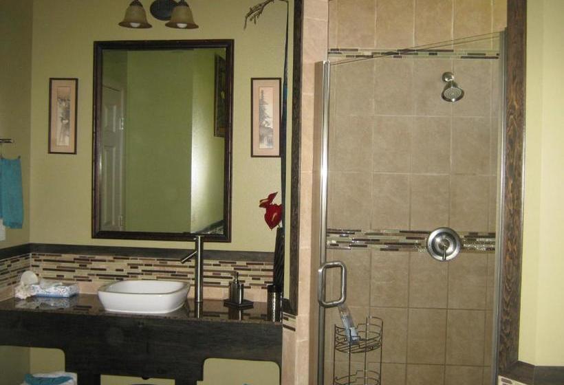 Volcano Singing Forest Cottage