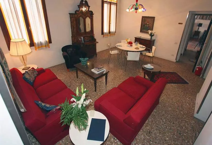 Palazzo Contarini Della Porta Di Ferro