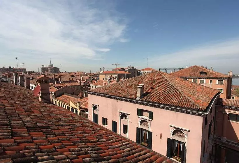 Palazzo Contarini Della Porta Di Ferro