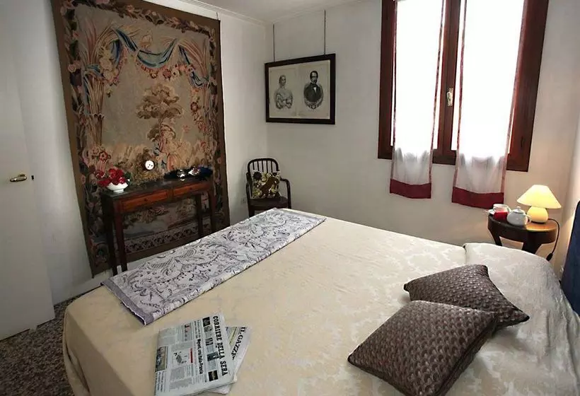 Palazzo Contarini Della Porta Di Ferro