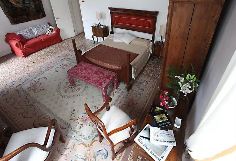 Palazzo Contarini Della Porta Di Ferro