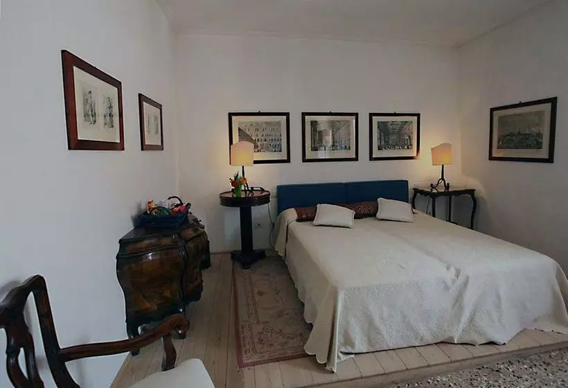 Palazzo Contarini Della Porta Di Ferro