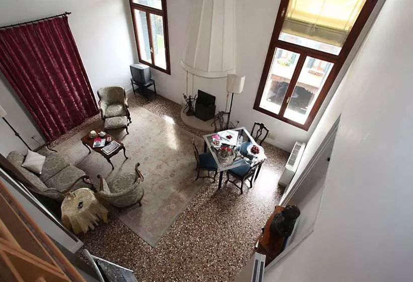 Palazzo Contarini Della Porta Di Ferro