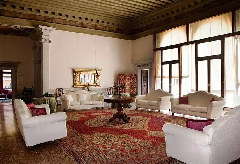 Palazzo Contarini Della Porta Di Ferro