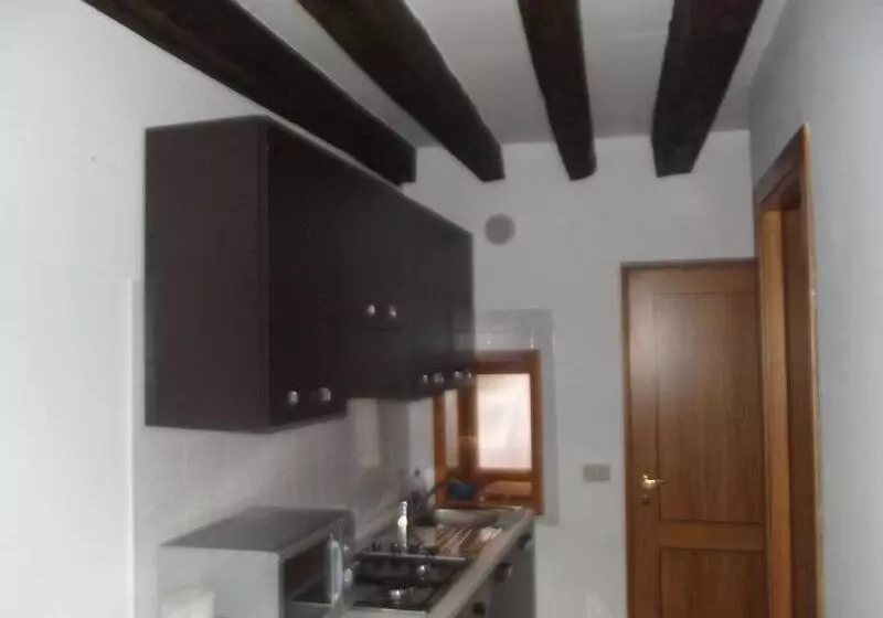 ベッドアンドブレックファースト Alloggi Serena