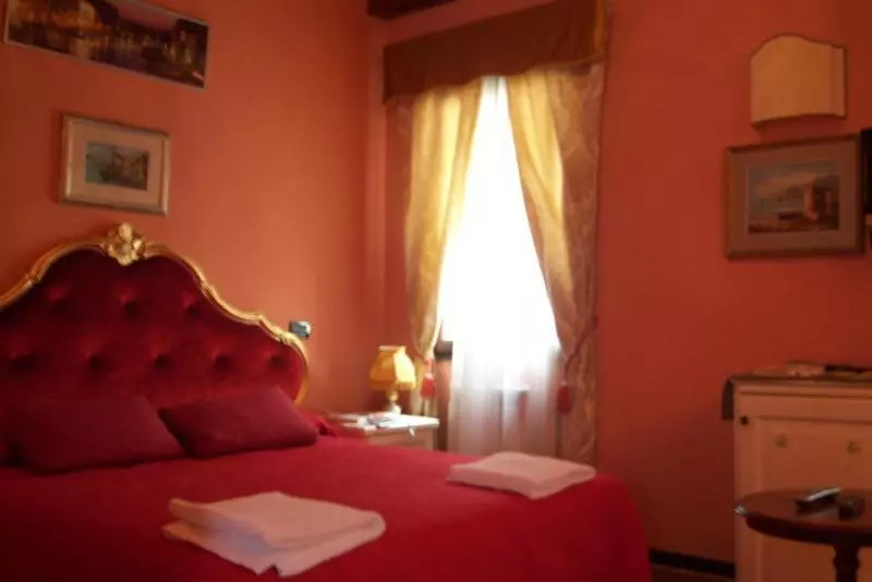 ベッドアンドブレックファースト Alloggi Serena