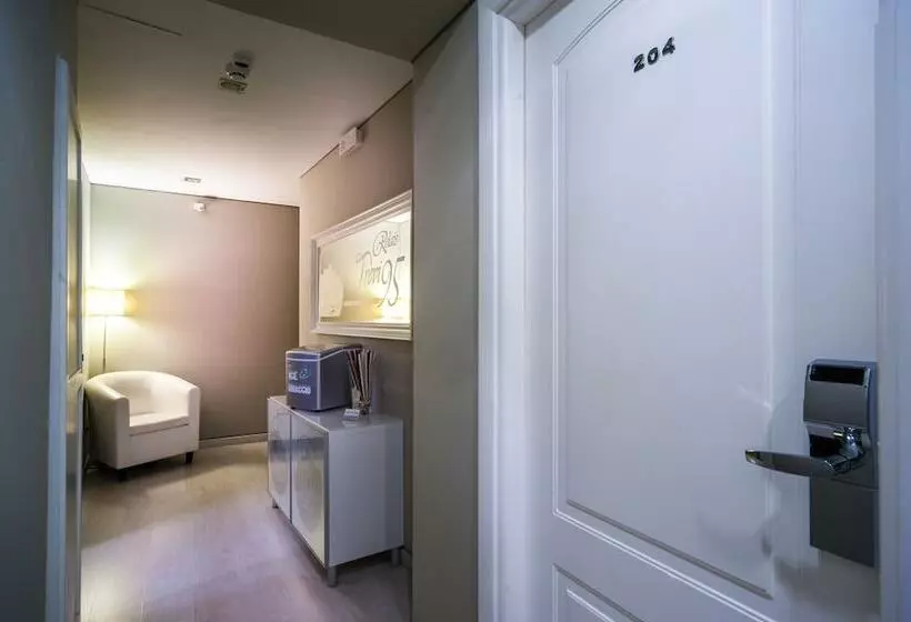 تختخواب و صبحانه Relais Trevi 95 Boutique