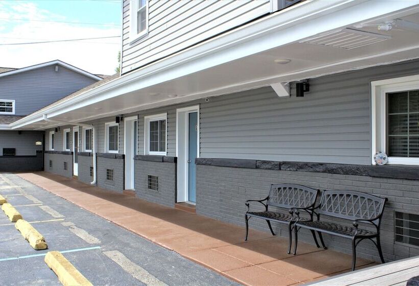 Campbell's Motel Scottsburg