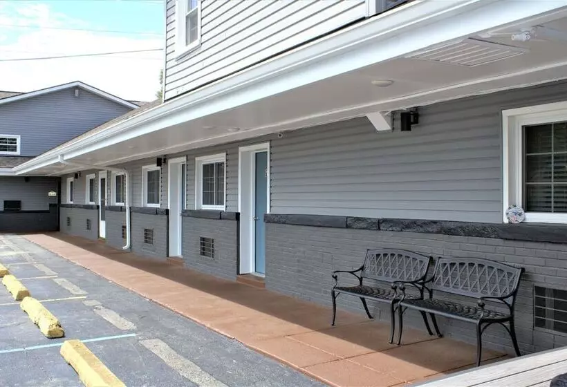 Campbell's Motel Scottsburg