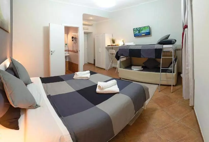 ホテル Martini Rooms