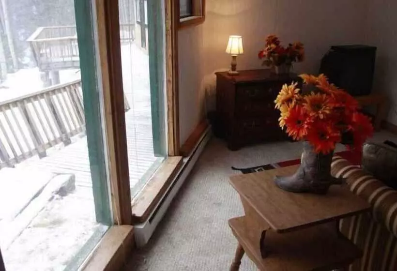 酒店 Amizette Inn And Restaurant