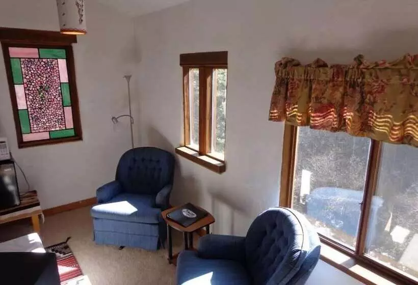 酒店 Amizette Inn And Restaurant