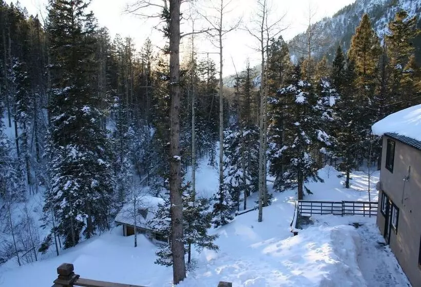 酒店 Amizette Inn And Restaurant