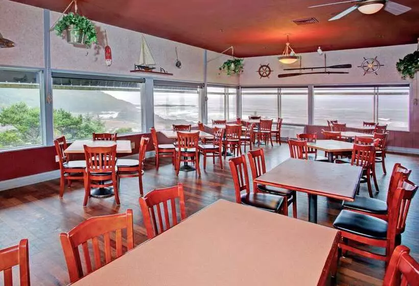 ホテル Clarion Inn Surfrider Resort