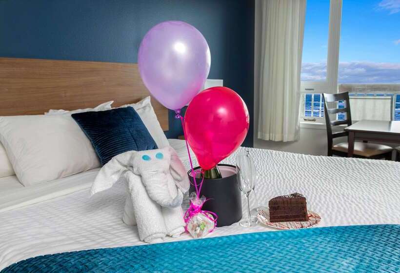 Отель Clarion Inn Surfrider Resort