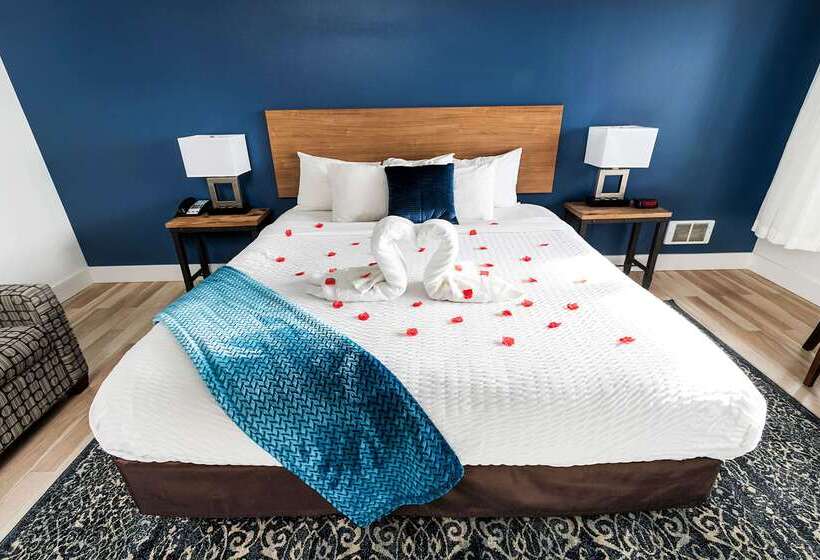 Отель Clarion Inn Surfrider Resort