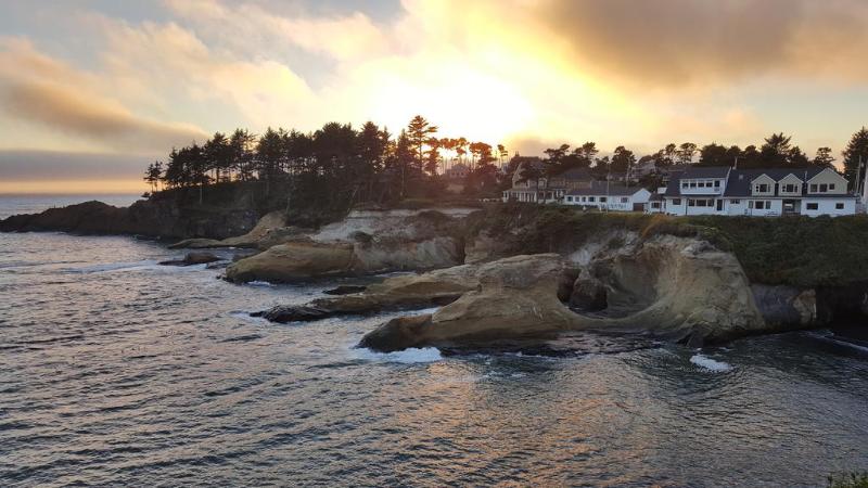 Отель Clarion Inn Surfrider Resort