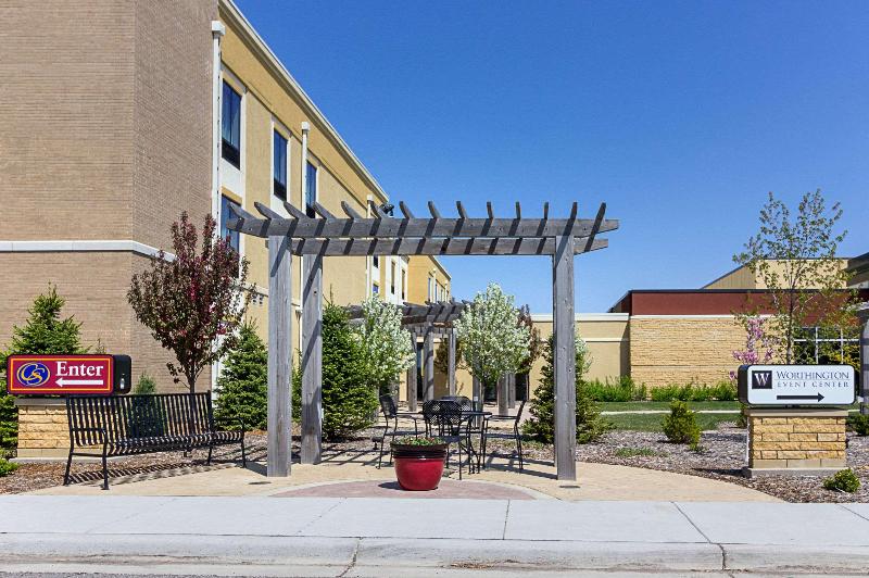 호텔 Comfort Suites And Conference Center