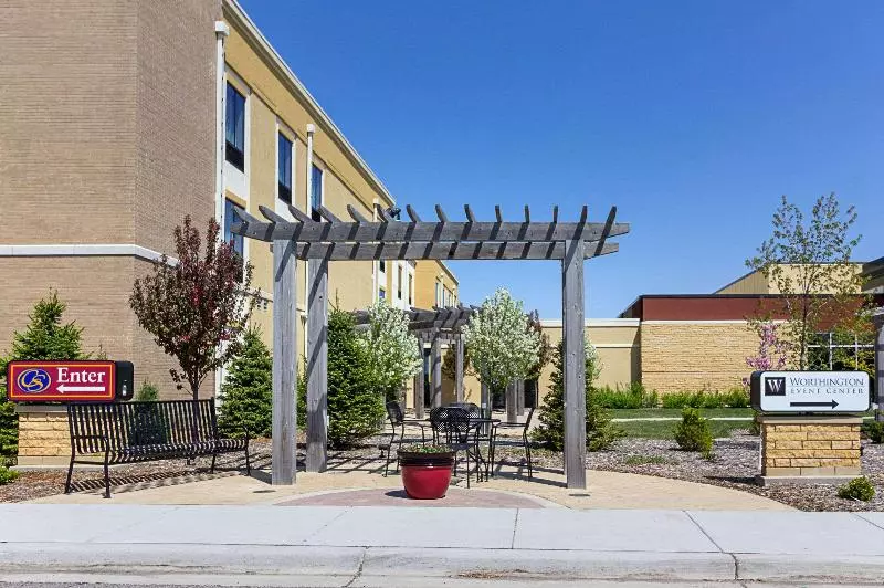 هتل Comfort Suites And Conference Center