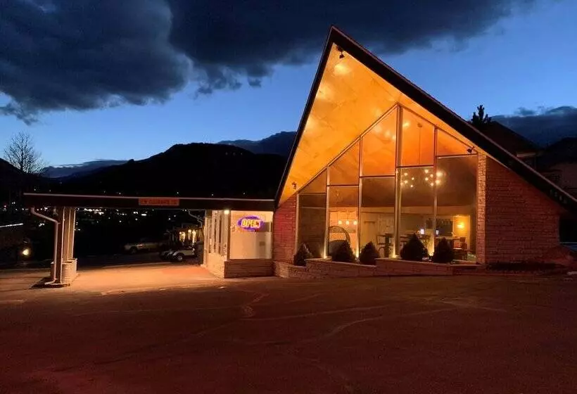 Hotelli Complejo Coyote Mountain Lodge    