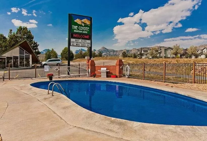 Hotelli Complejo Coyote Mountain Lodge    