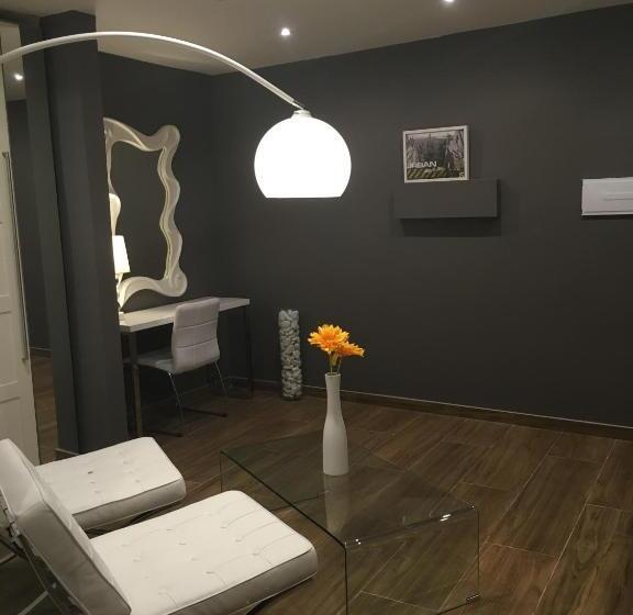 هتل El Petit Mirador