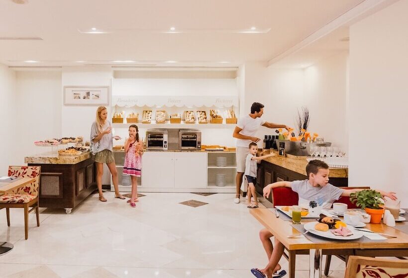 Estepona Hotel & Spa Resort