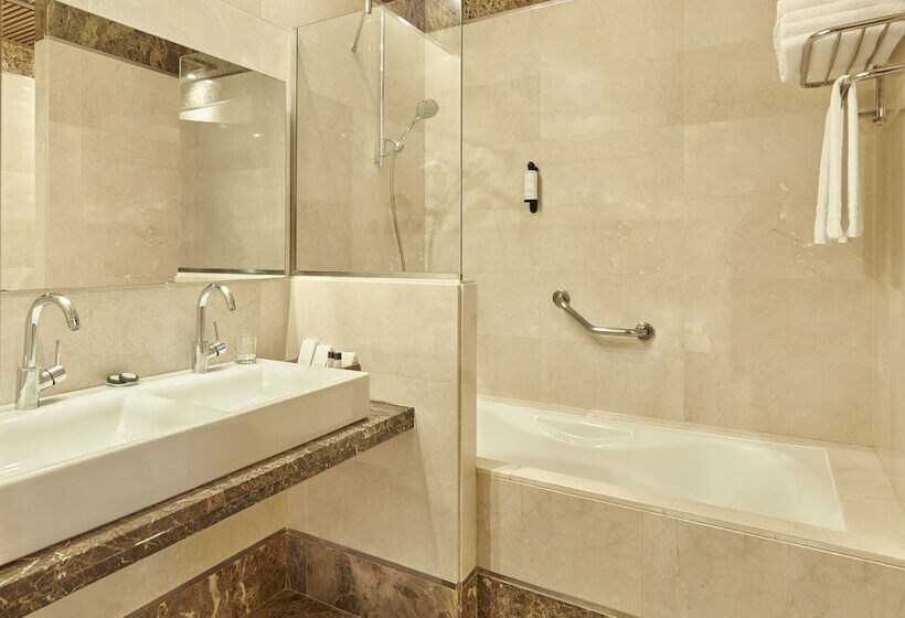 Estepona Hotel & Spa Resort