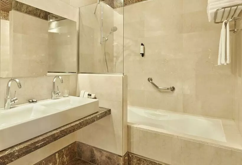 Estepona Hotel & Spa Resort