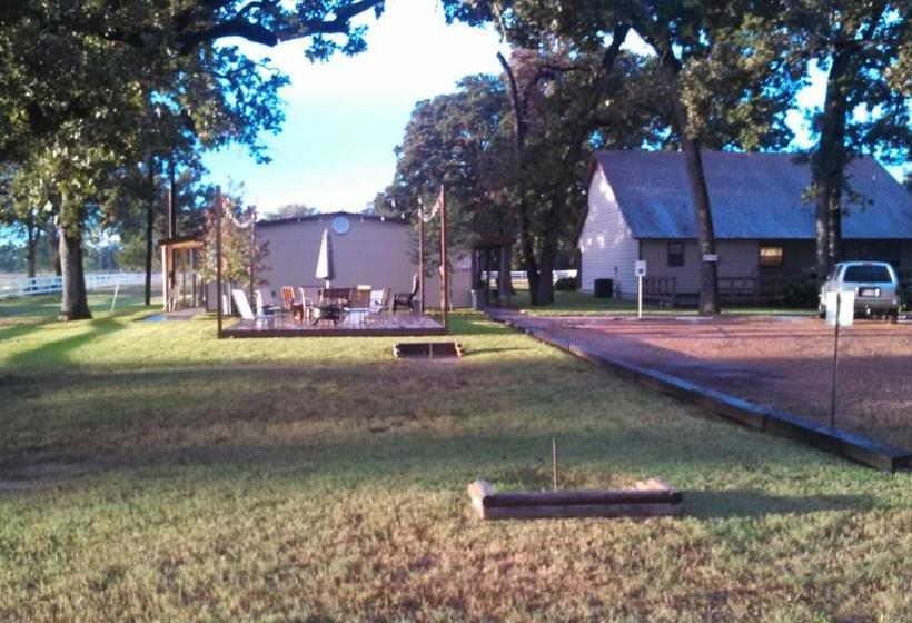 Отель Hempstead Country Inn & Suites