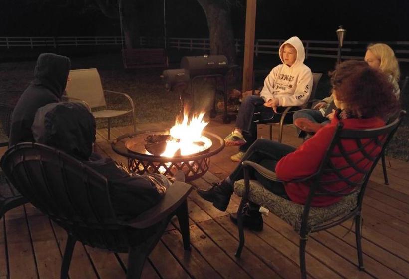 Отель Hempstead Country Inn & Suites