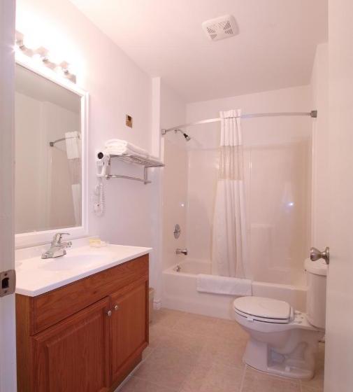 Отель Hempstead Country Inn & Suites