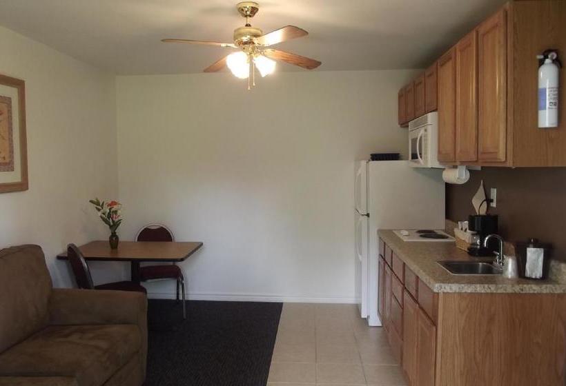 Отель Hempstead Country Inn & Suites