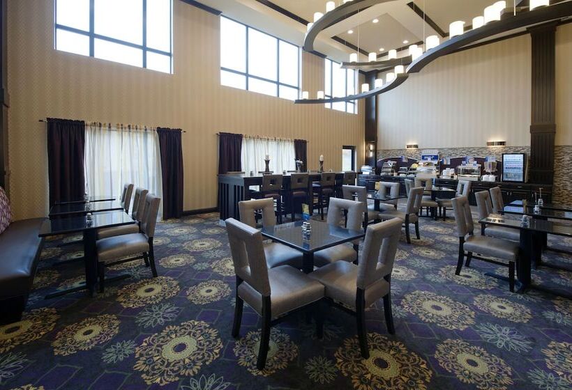 Holiday Inn Express Hotel & Suites Clearfield, An Ihg