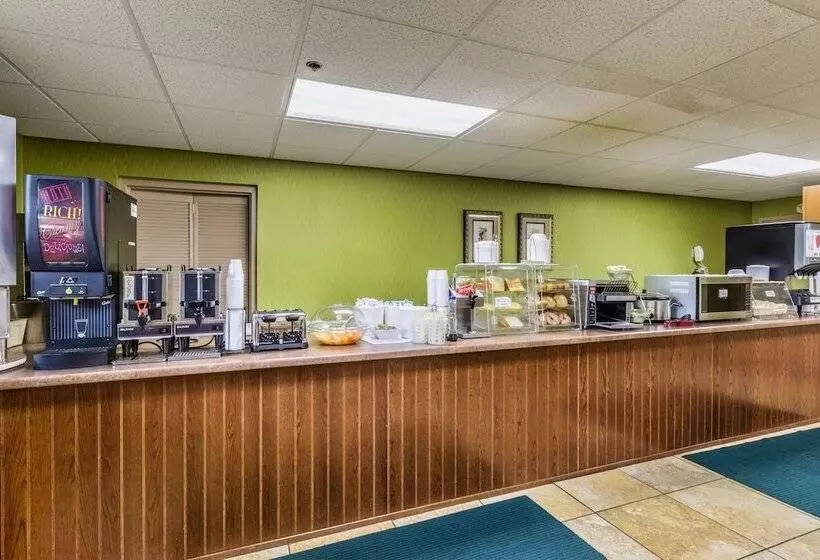Hotelli Park Grove Inn