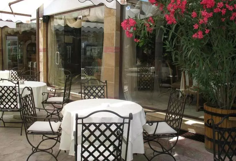 Hotel Saint John Baptist Nessebar