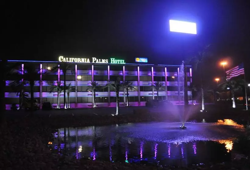 호텔 The Economy Inn