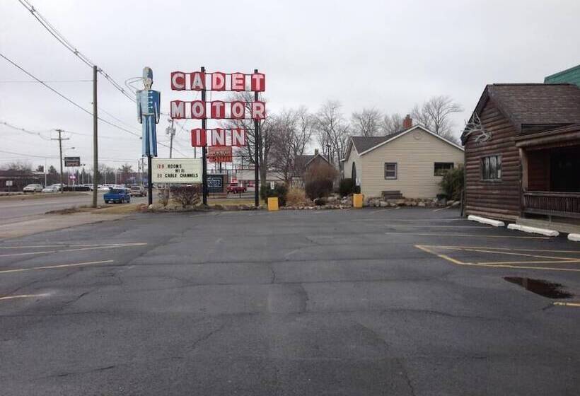 Motel Cadet Motor Inn