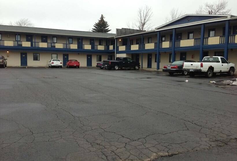 Motel Cadet Motor Inn