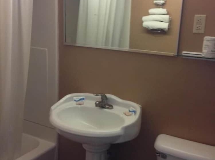 Motel Cadet Motor Inn