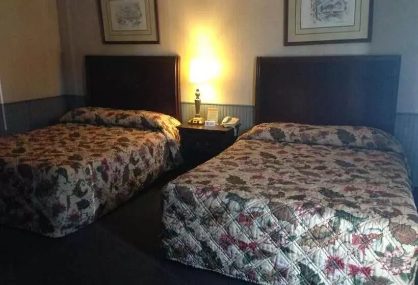 Мотель Cadet Motor Inn