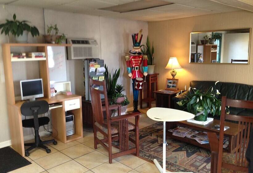 Motel Cadet Motor Inn