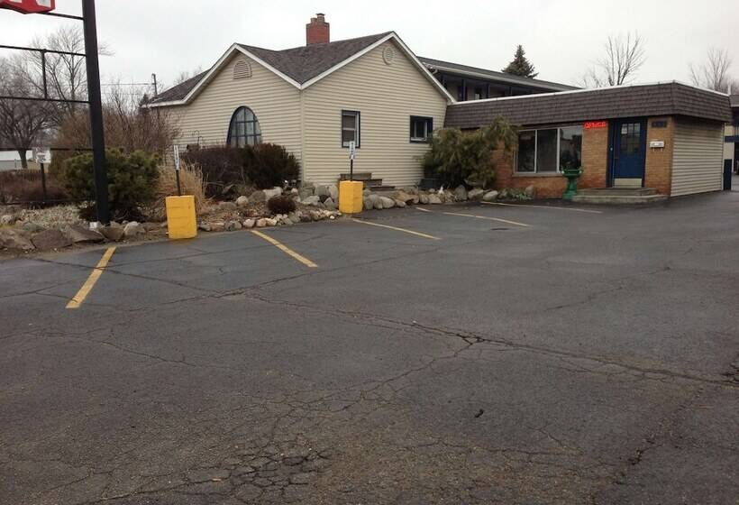 Motel Cadet Motor Inn