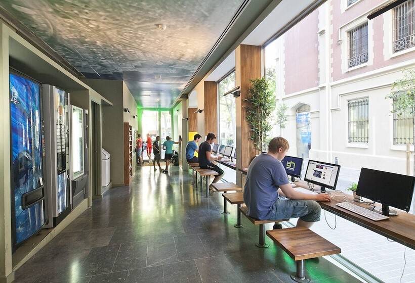 Urbany Hostel Bcn Go!