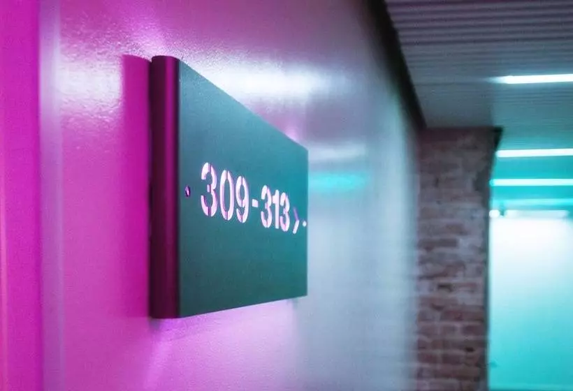 Urbany Hostel Bcn Go!