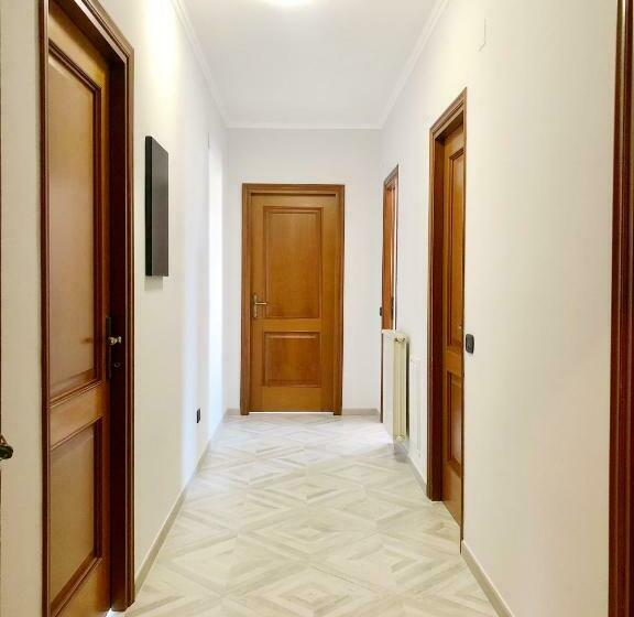 تختخواب و صبحانه Hangar Inn