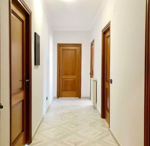 تختخواب و صبحانه Hangar Inn