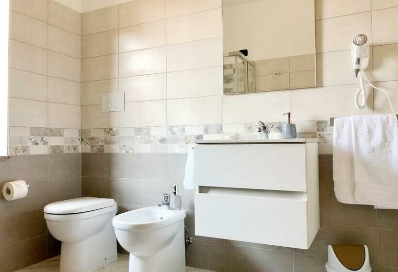 تختخواب و صبحانه Hangar Inn